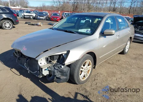 2006 Honda Accord 2.4 Ex z USA, uszkodzony, nr VIN 1HGCM56866A093655